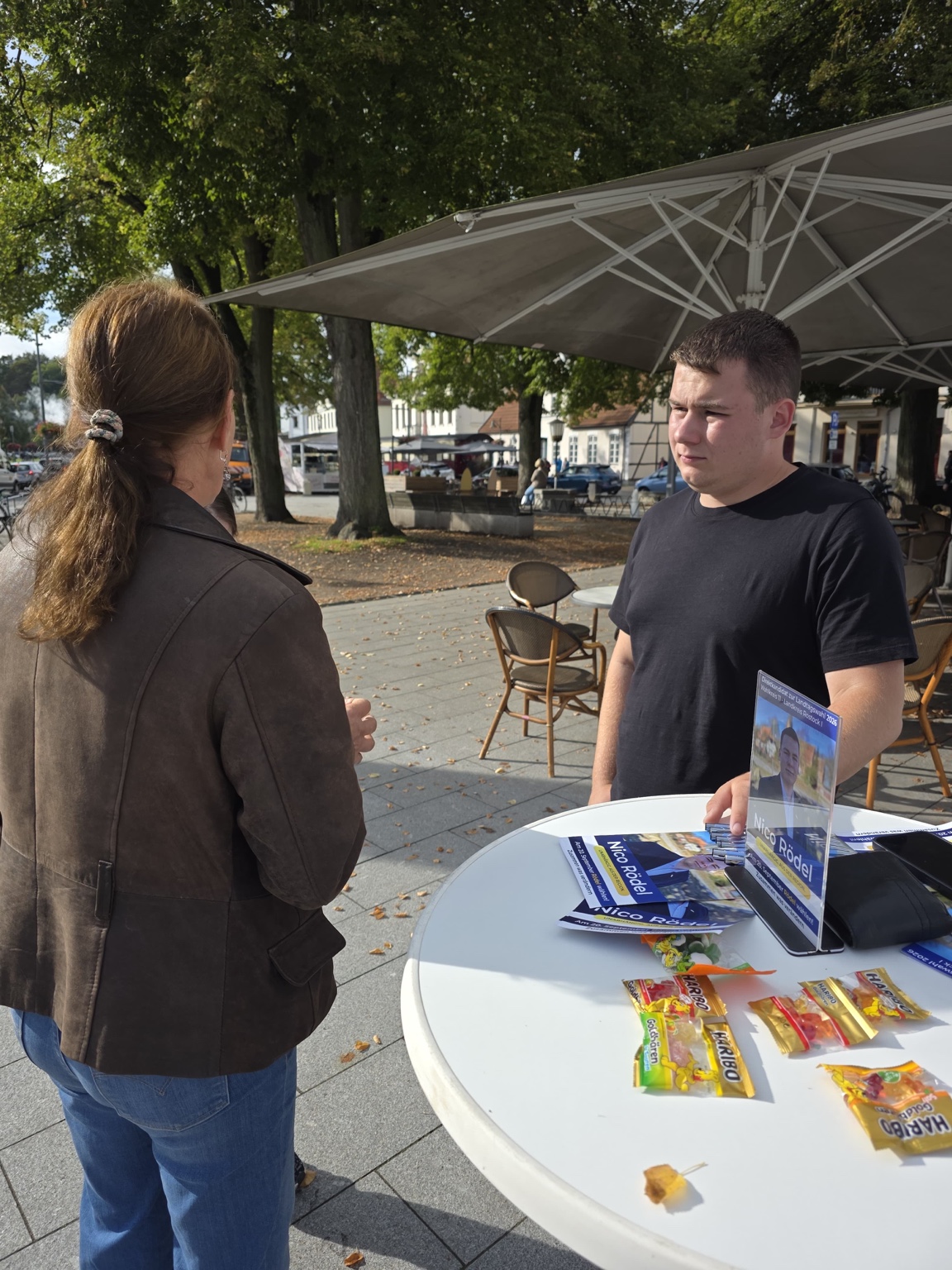Nico Rödel im Gespräch vor Ort