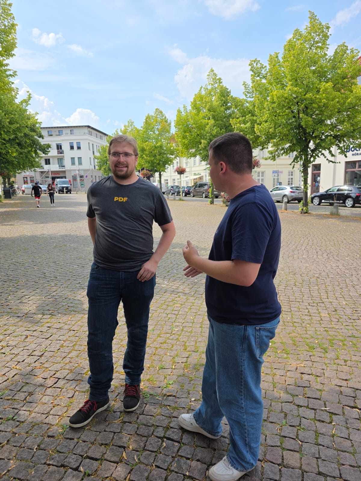 Nico Rödel mit einem PdF-Mitglied